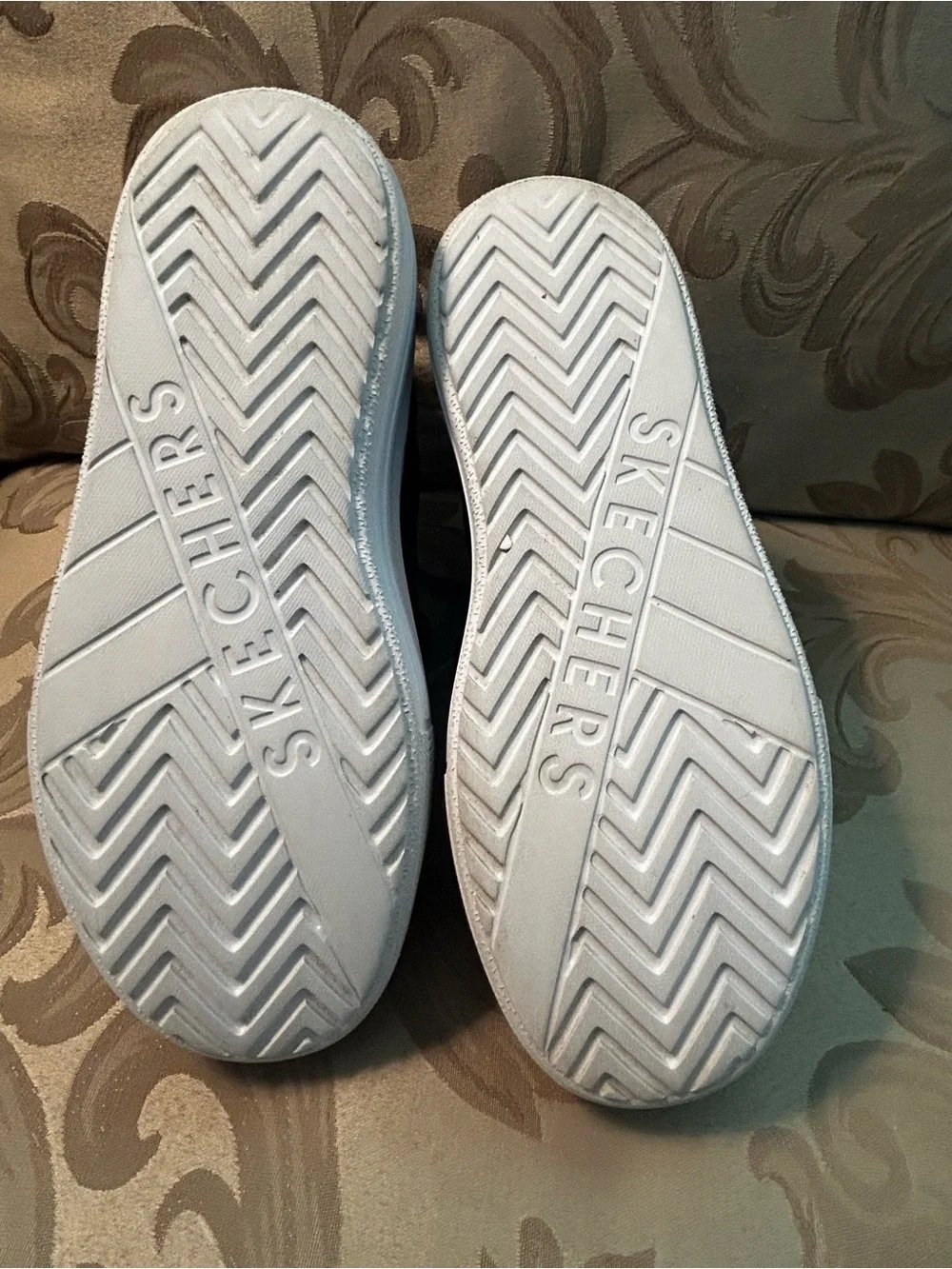 Skechers these sketchers